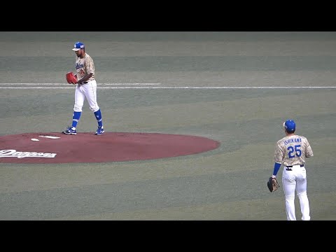 野間がサード内野安打。ミスしたわけでもないのにメヒアがこっちを向くまで待つ石川昂弥（2023年7月8日）