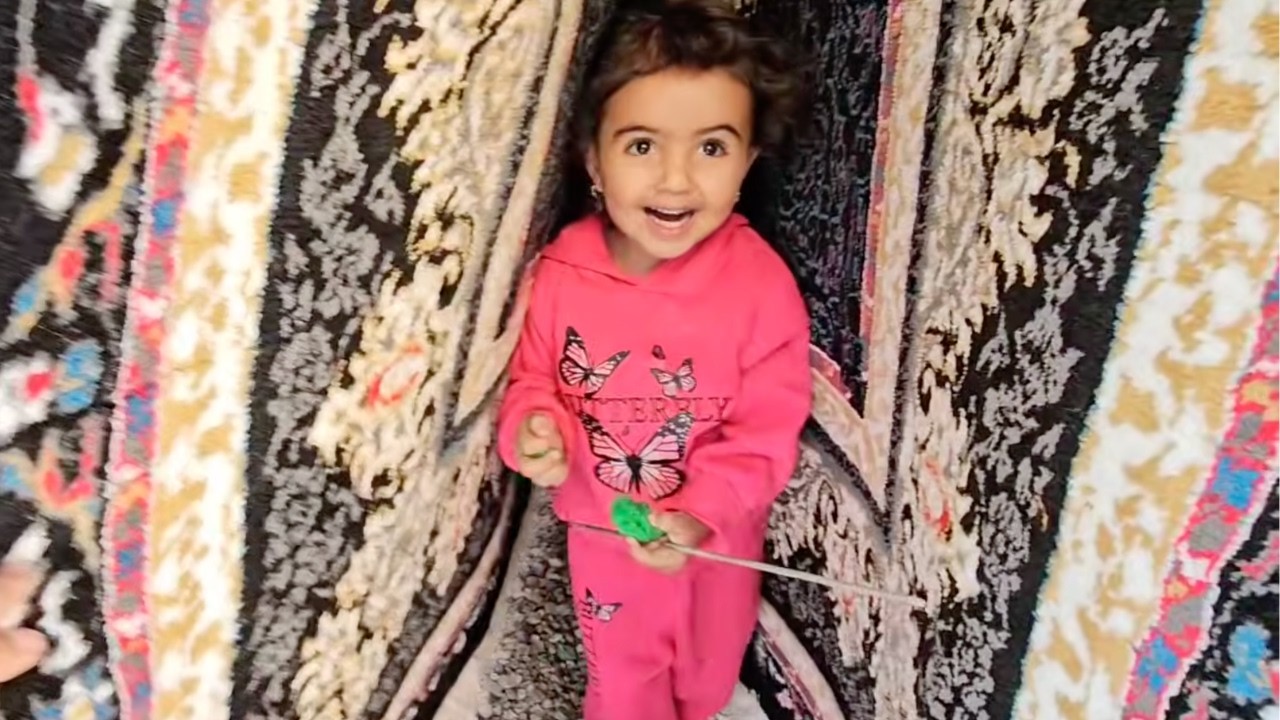 Ainaz's day with Grandma and more beautiful Carpets before Eid!