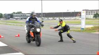 sichere bremsmanver mit dem motorrad im adac fahrsicherheitszentrum lneburg