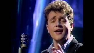 Michael Ball - Love Changes Everything