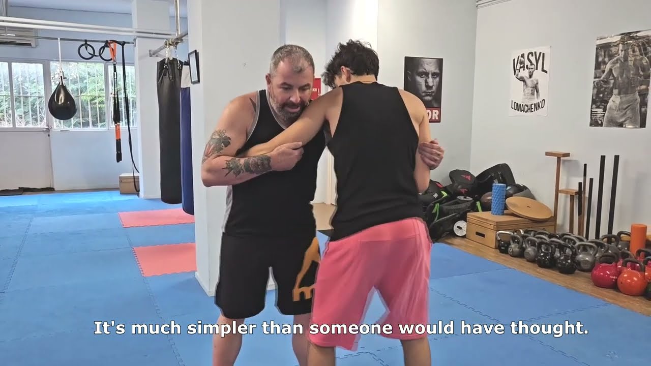 Clinch domination techniques for street fighting