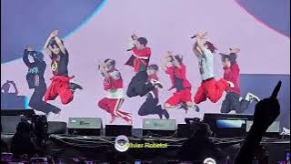 Stray Kids 스트레이 키즈 @ Lollapalooza in Paris - My pace | Fancam
