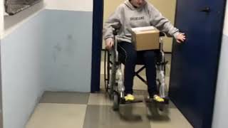 Sophia Valverde Com Cadeira De Rodas