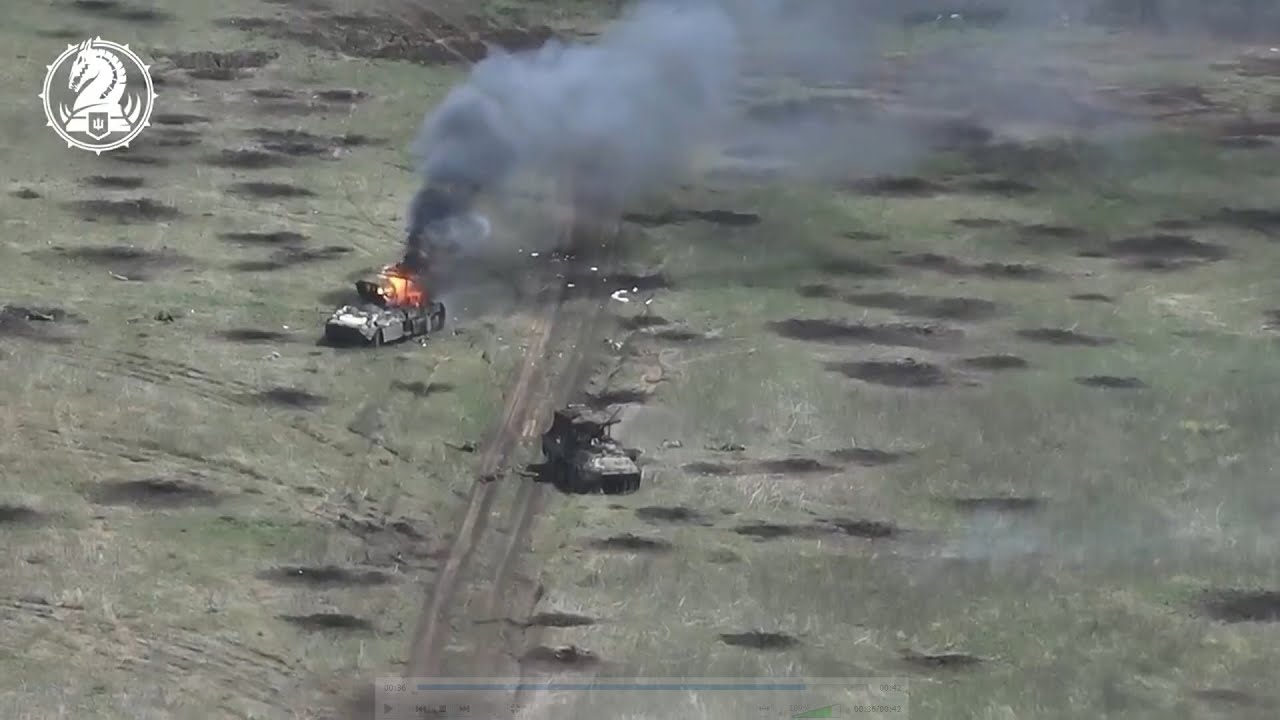Russian BTR-82 giving cover fire to Russian troops in Mariupol. Russia Ukraine war.