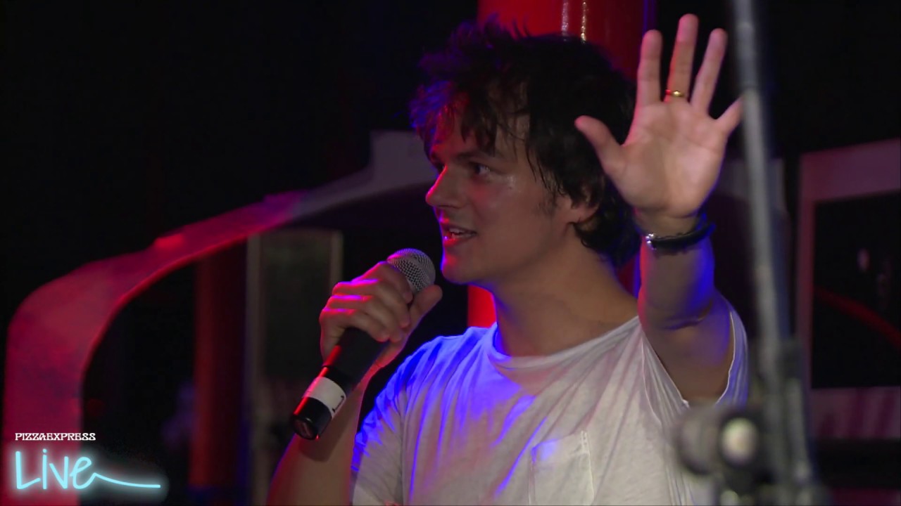 Jamie Cullum Pays Tribute To Amy Winehouse