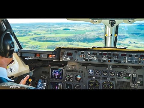 British Aerospace BAe Avro RJ100 Landing (Cockpit View)