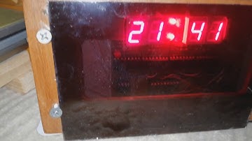 How to make... Digital clock with temperature info (PIC & DS18B20)