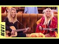 Lisa Kudrow canta &quot;Smelly Cat&quot; con Lady Gaga