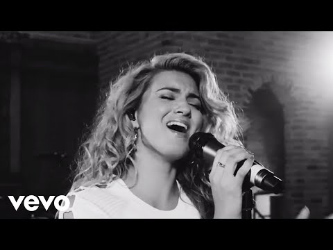 Tori Kelly - Sunday (Live)
