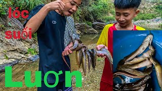 Đi dọc theo bờ suối thả câu P2 l Nora vlog