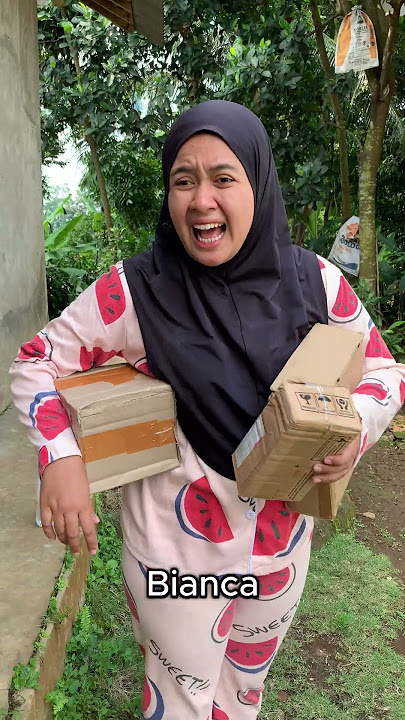 THERE ARE SO MANY PACKAGES!! #kusukabianca