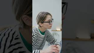فريق التسويق يتعب ويجيب العميل، وفريق المبيعات يضيّعه بسبب قلة المتابعة وعدم التوثيق. Vamo CRM...