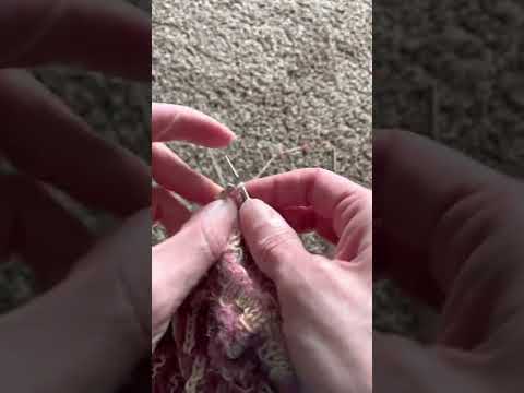 A Bit of Fluff Cowl tutorial - knit row for the honeycomb brioche section