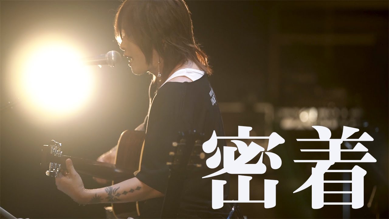 Behind the scenes of a solo acoustic live show - YouTube