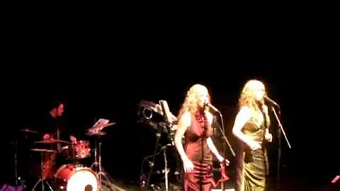 Loretta Reid and sister Eleanor