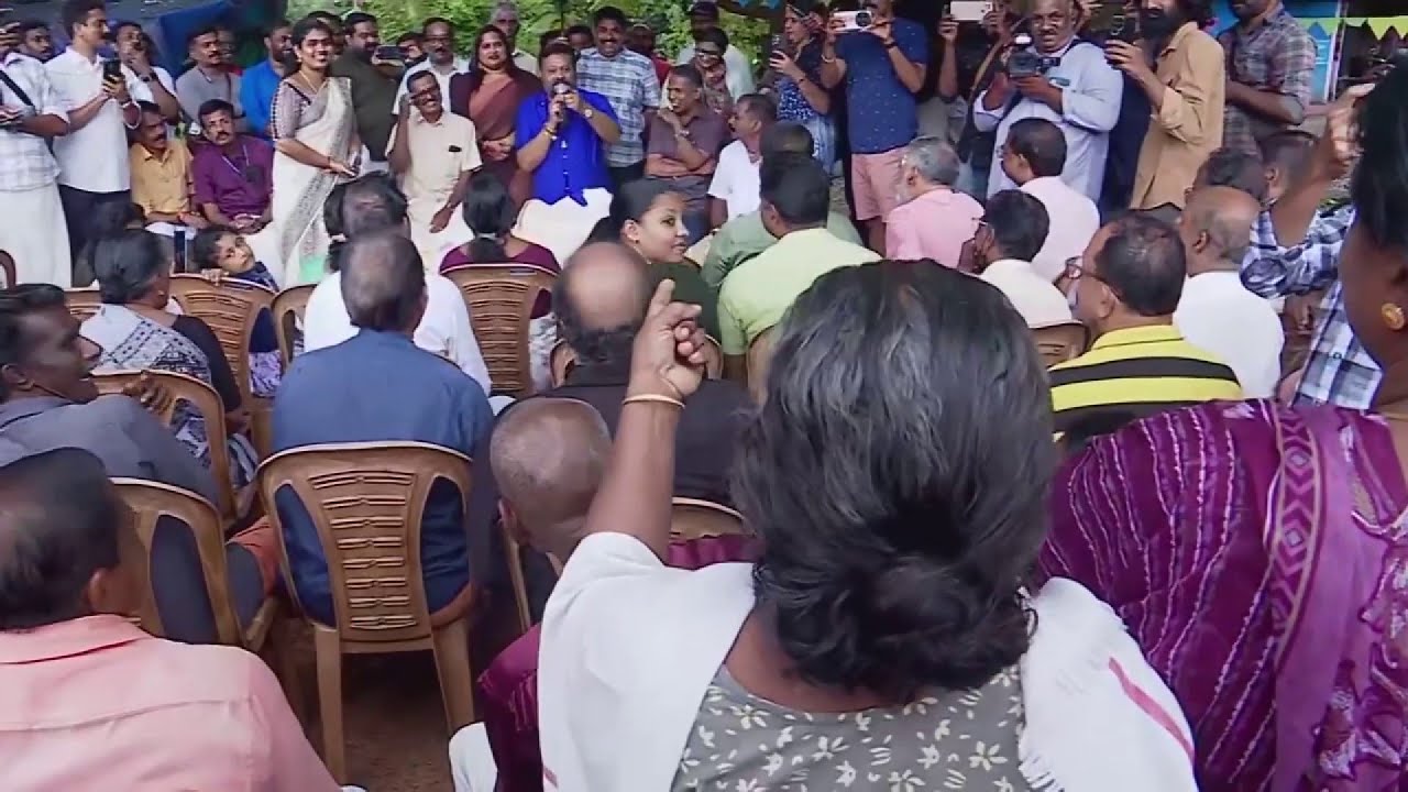 വയോധികയ്ക്ക് പരിഹാസം; സുരേഷ് ഗോപിയുടെ കലുങ്ക് സൗഹൃദ സദസില്‍ വീണ്ടും വിവാദം | Suresh Gopi