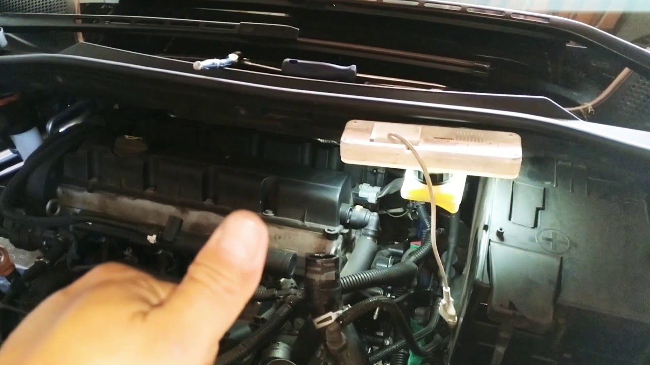 Citroen C4 2.0 troca da válvula termostática e líquido de arrefecimento. Monitoramento via x431 pro5