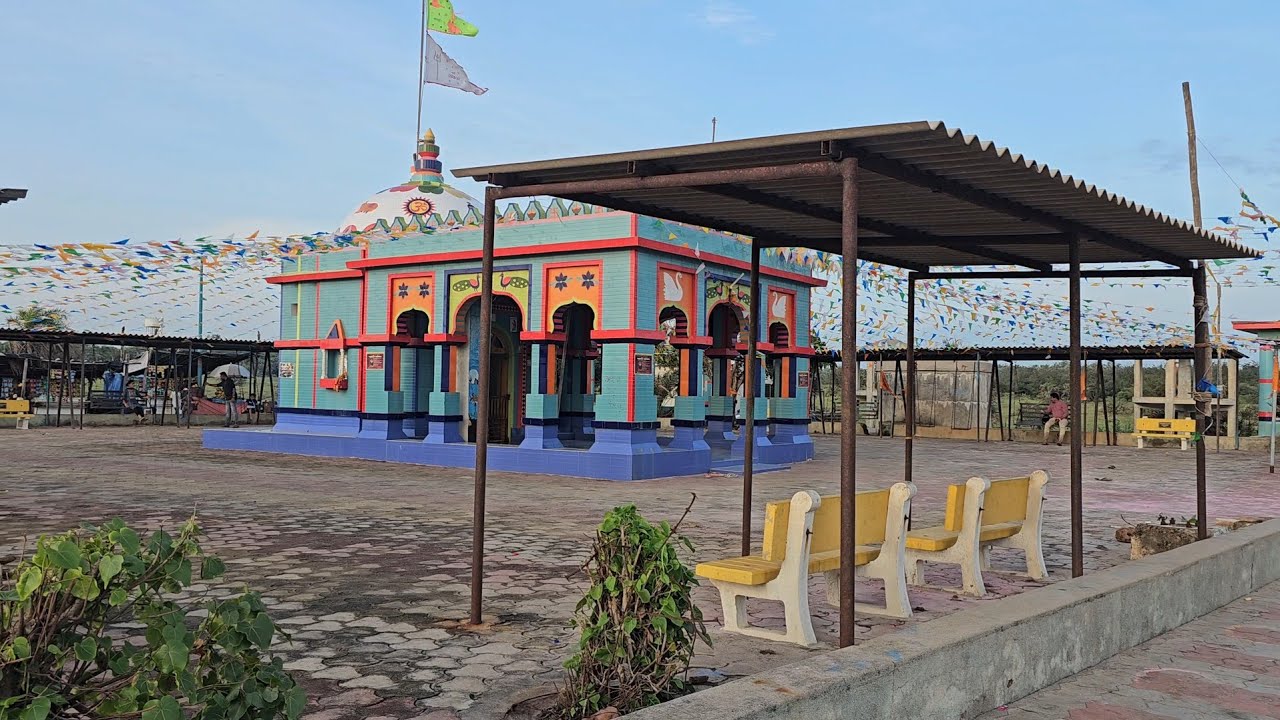 પોઠીયા દાદા મંદિર અને ડાયનાસોર પાર્ક દિવ