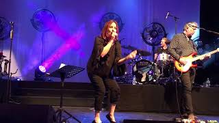 Belinda Carlisle, Leave A Light On. 1st Night Of The 30th Anniversary Tour, Salisbury