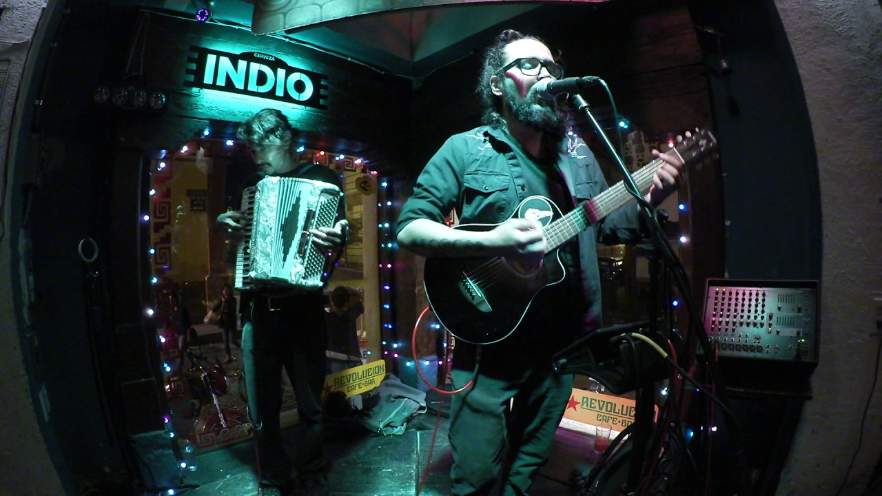 Time Machines en el Café Bar Revolución - YouTube