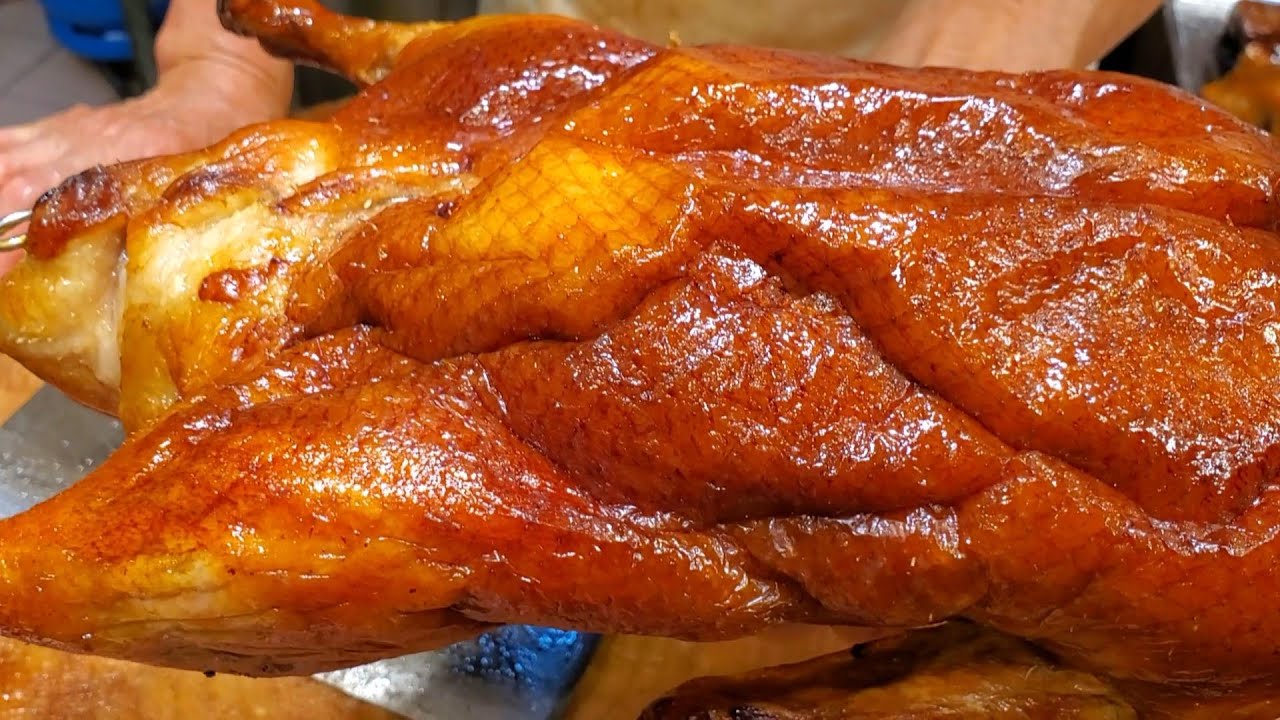 熱騰騰 脆皮#燒豬,無得頂,新鮮出爐脆皮#燒豬,新鮮出爐脆皮#燒豬 #香港美食#旅游 #Hongkong #StreetFood # ...