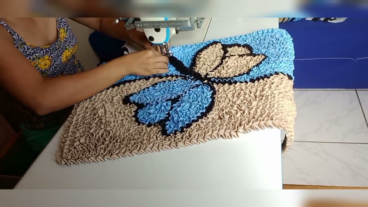 Finalizando mais um tapetinho de porta manual medida 65/45 #empreendernoartesanato #tapetefrufru 🥰