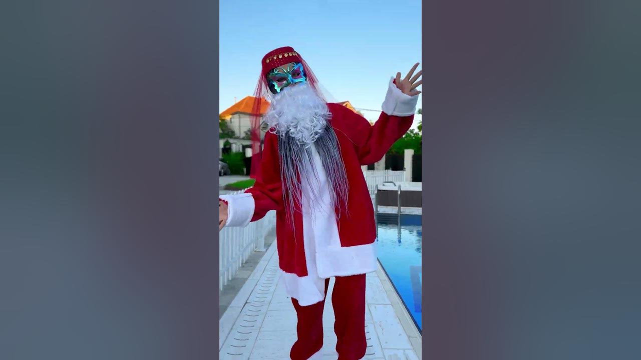 😱 Yes or No 🥶 in the swimming POOL with Santa Claus 🌊 #shorts - YouTube