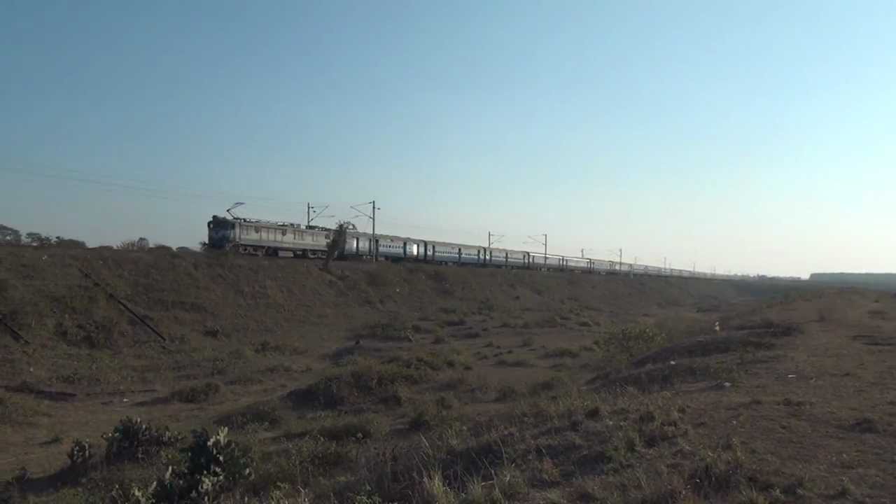 SMOOTH & GRACEFUL APPROACH OF SAYAJI NAGARI EXPRESS AT RAILWAY BRIDGE !! ENJOY THE BLOWER SOUNDS - YouTube