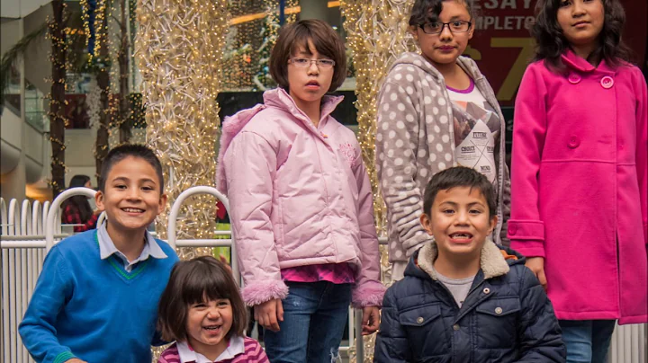 "Hoy nos ha nacido un nio" Coro Infantil "W. A. Mo...