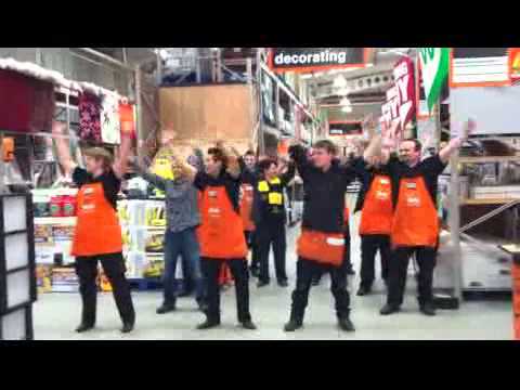 B&Q Aberdeen Bridge of Don Flash Mob.flv