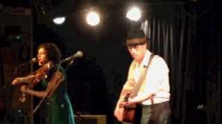 Carrie Rodriguez - Never Gonna Be Your Bride (Live) Carrie Rodriguez - Never Gonna Be Your Bride (Live)