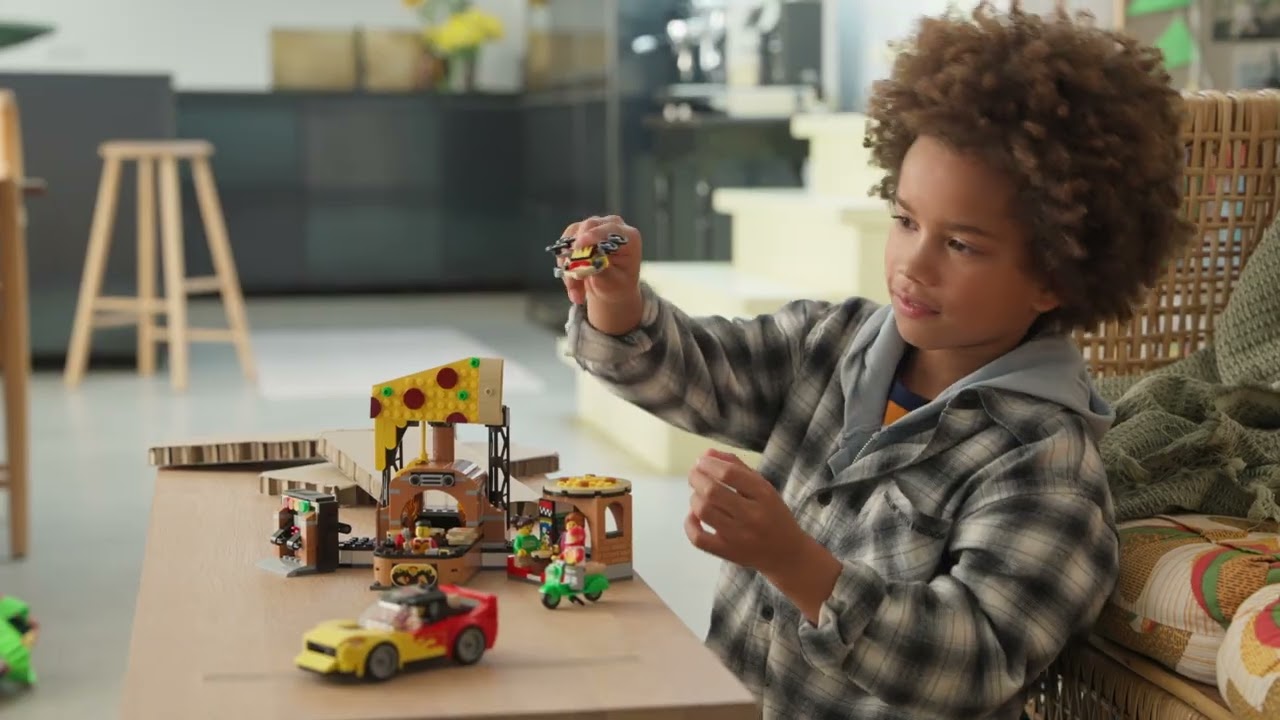 LEGO City Araçlarla Pizza Dağıtım Deneyimi 60496 - 6 Yaş ve Üzeri