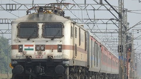 FIRST LHB RUN OF PRAGATI EXP WITH VISTADOME COACH