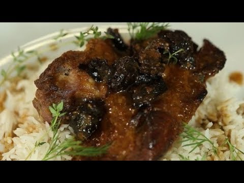 Видео: Как да готвя свинско със сушени сини сливи и сушени кайсии?