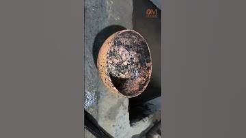 CẬN CẢNH QUY TRÌNH SẢN XUẤT CHUÔNG XOAY CỦA MASTER SANTA RATNA SAKYA