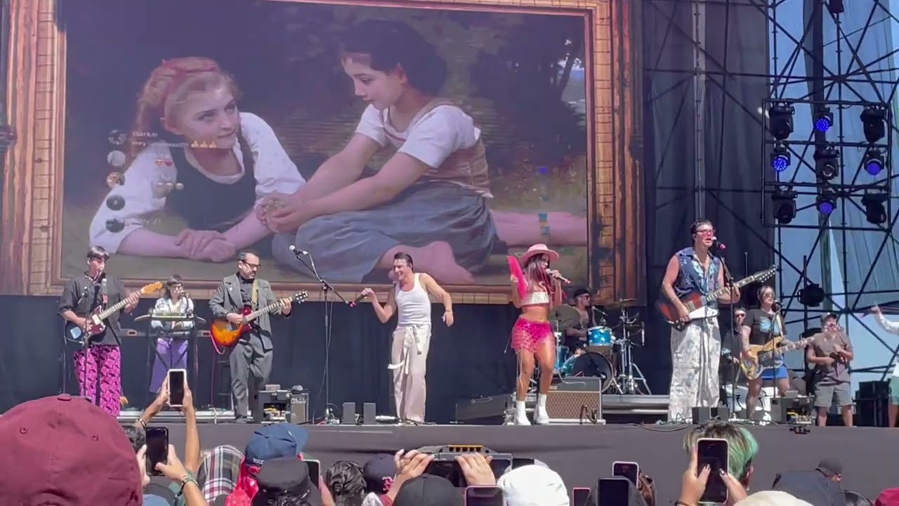 Plumas ft. Denise Rosenthal - Like (Lollapalooza Chile 2023 ft. Angelo Pierattini + Liricistas)