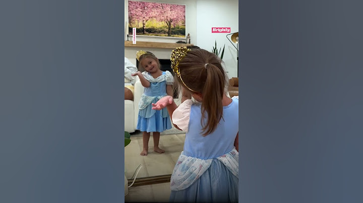 Dad makes daughter feel like a princess in her Cinderella dress