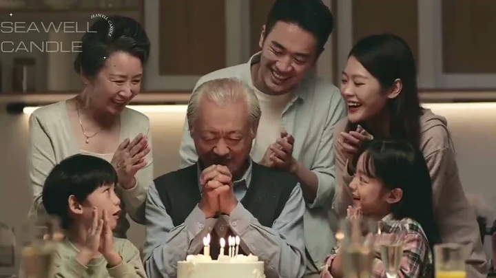 Three Generation Asian Family Celebrating Grandpa's Birthday at Home with Cake and Candle Lights - DayDayNews