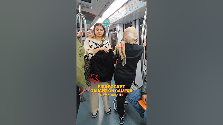 🔴 CAUGHT ON CAMERA: Viral Pickpocket targeting tourists in Italy 😱 Stopped by a passenger! #Viral