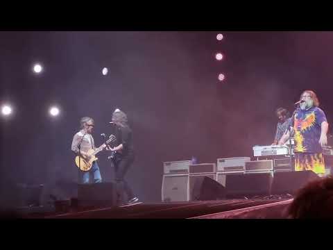 Jack Black does ACDC Big Balls at the Foo Fighters, Auckland '24