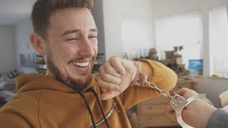 I Handcuffed Myself to My Girlfriend & She Didn't Know! (Handcuff Challenge)