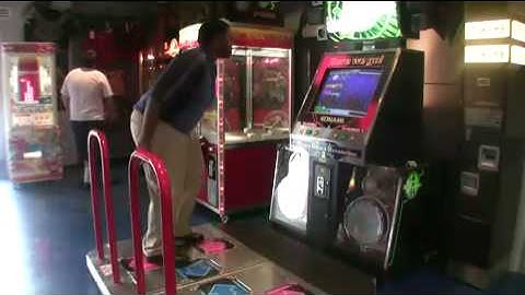 My first DDR video at Universal Studios Hollywood.