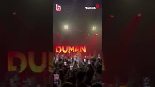 İstanbulda Sahne Alan Duman, 300 Tutuklu Üniversite Öğrencisi Için Eyvallah Şarkısını Söyledi Resimi