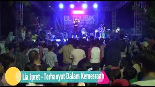 bl musik.terhanyut dalam kemesraan.Lia jepret mp4