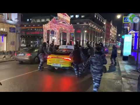 Митинги за Навального в Москве и Питере | ОМОН избивает протестующих и журналистов | 03.02.2021