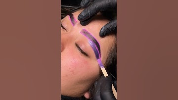 The prettiest brow wax 💖✨ #browwax #browshaping #browwaxing