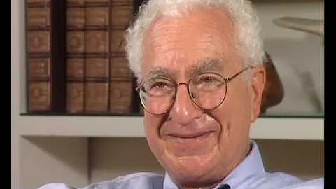 Murray Gell-Mann - The importance of superstring theory. Dimensionality (147/200)
