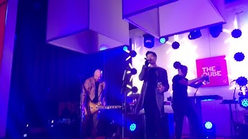 Singing Happy Birthday to Mark - Amsterdam The Qube - 28 October 2019 - The Script