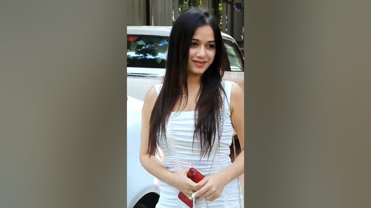 jannat-zubair-spotted-at-tip-n-toe-nail-spa-juhu-youtube