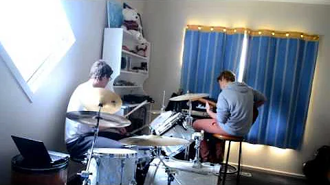 Karl & Robert Voss: Mtley Cre 'kickstart my heart'...